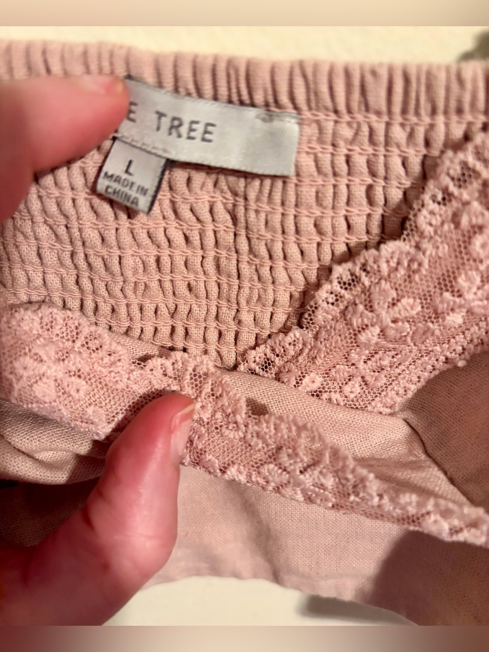 Womens Sz Large Love Tree Dusty Pink Lace V-Neck Cap Sleeve Smocked Cropped Top - Picture 6 of 11
